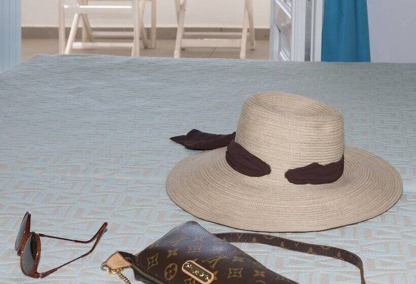 اتاق خانوادگی, Blue Harmony