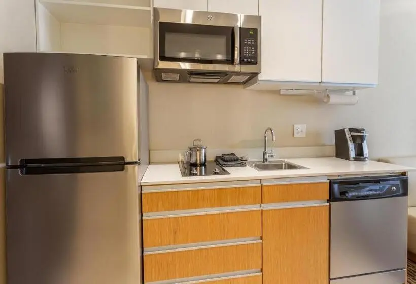 クイーンサイズベッドのスイートルーム, Candlewood Suites Fargo South  Medical Center By Ihg