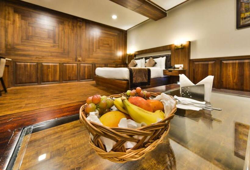 חדר דלוקס, Clarks Inn Srinagar