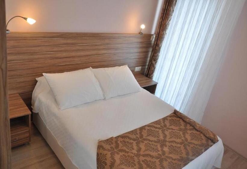 سوییت با چشمانداز باغ, Dort Mevsim Suit