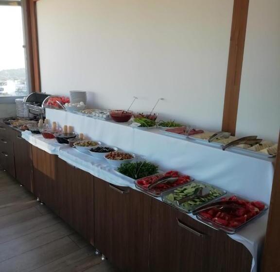 مجموعه ویستا شهر, Dort Mevsim Suit