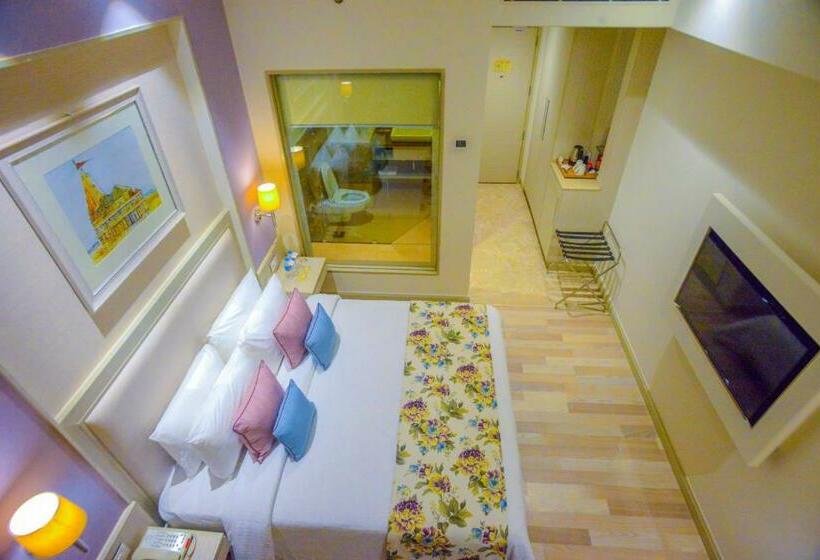 Deluxe Room, Efcee Sarovar Premiere Bhavnagar