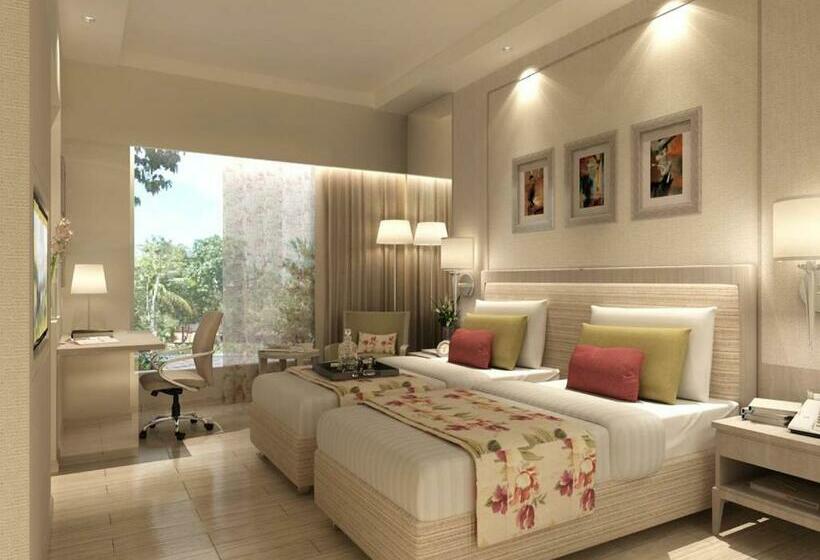 Deluxe Room, Efcee Sarovar Premiere Bhavnagar