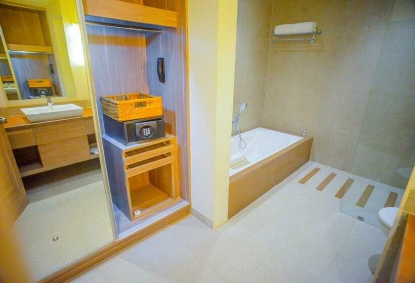 Executive Suite, Efcee Sarovar Premiere Bhavnagar