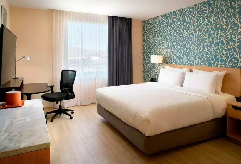 キングサイズベッドのスタンダードルーム, Fairfield Inn & Suites By Marriott Nogales