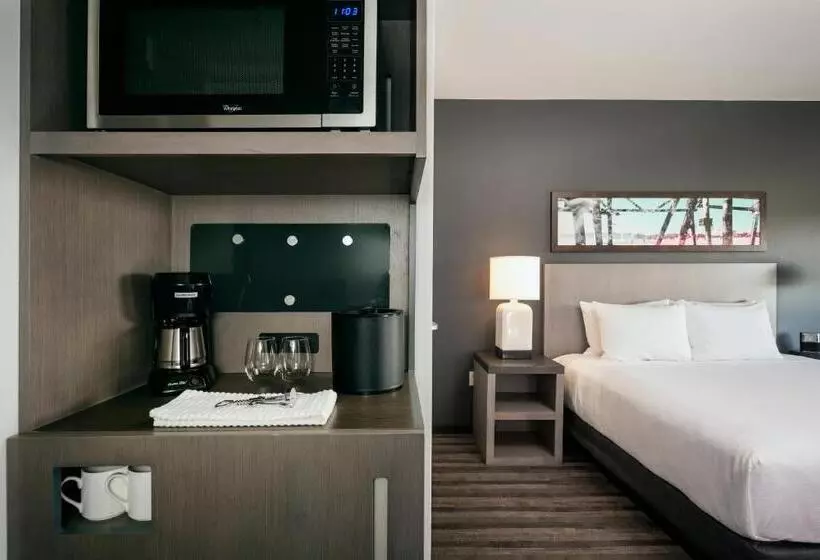 キングサイズベッドのスタンダードルーム, Hyatt House Anchorage
