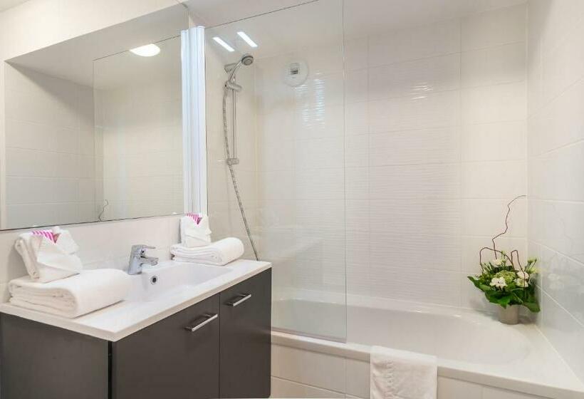 Студия Стандарт, Nemea Appart Hotel Quai Victor Tours Centre