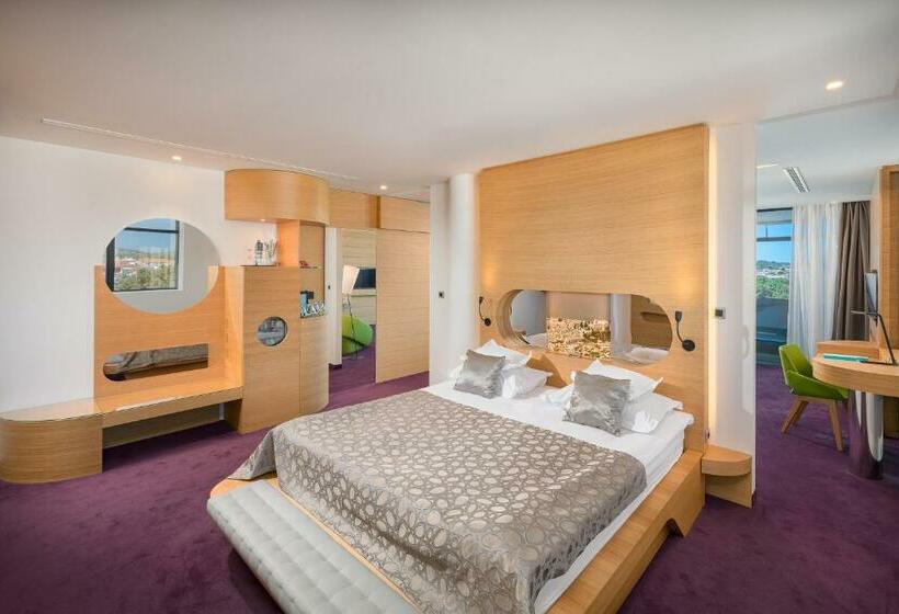 디럭스 스위트, Olympia Sky