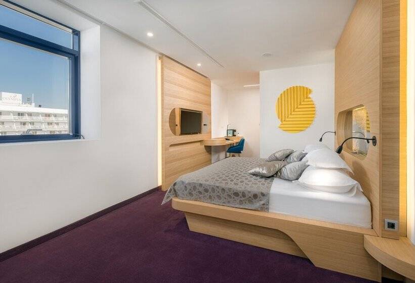 适合残疾人使用的标准间, Olympia Sky