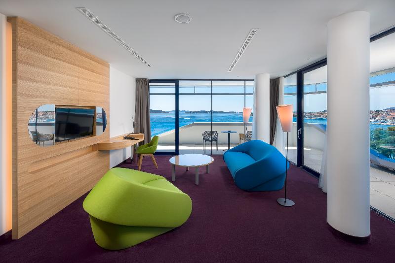 带海景的高级套房, Olympia Sky