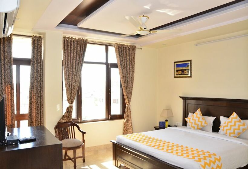 Deluxe Rum, Raj Regency