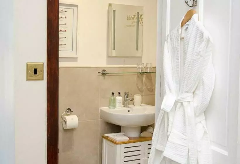 اتاق استاندارد با تخت بزرگ, Strathallan Bed And Breakfast