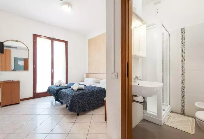 اتاق استاندارد با بالکن, Regina Hotel E Ristorante