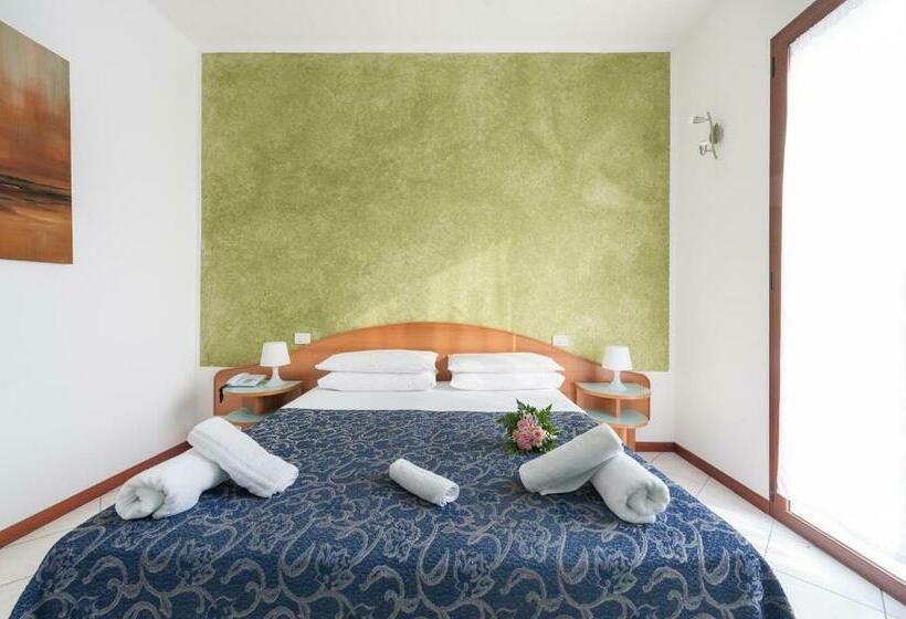 اتاق استاندارد با بالکن, Regina Hotel E Ristorante