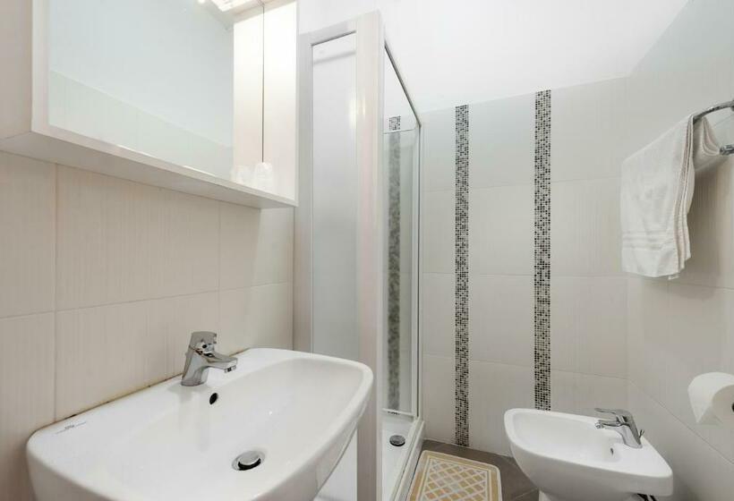 اتاق استاندارد با بالکن, Regina Hotel E Ristorante