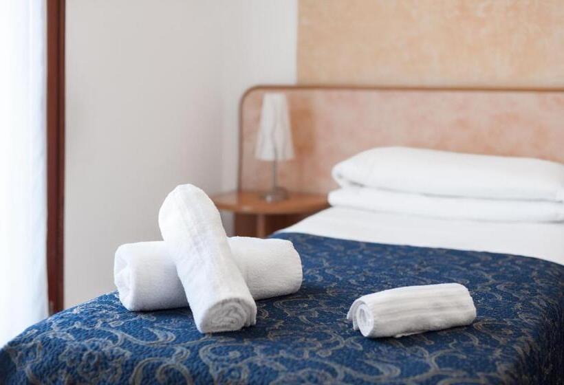 اتاق استاندارد با بالکن, Regina Hotel E Ristorante