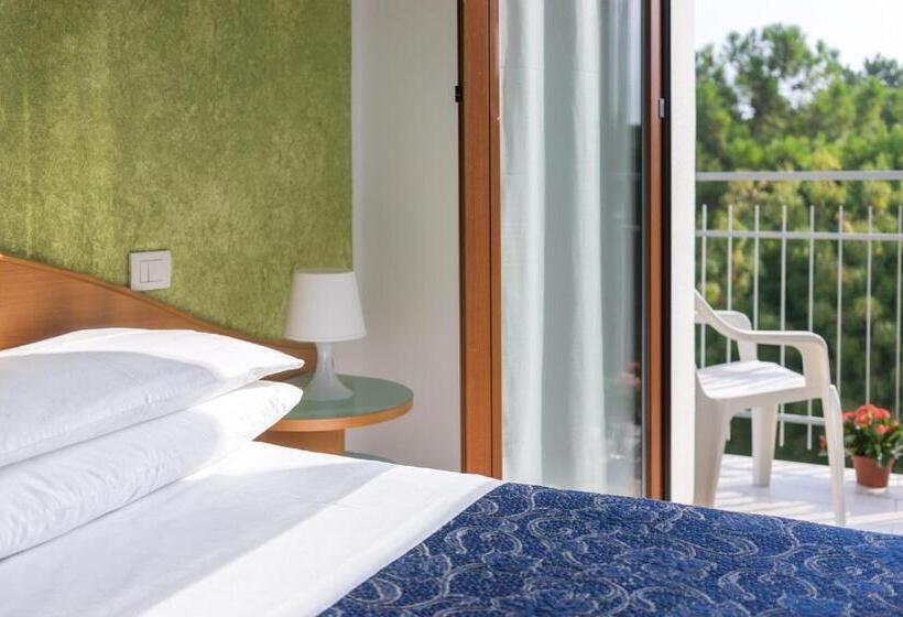 اتاق استاندارد با بالکن, Regina Hotel E Ristorante