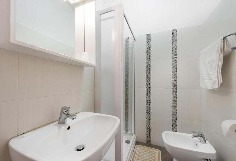 اتاق استاندارد سه تخته با بالکن, Regina Hotel E Ristorante