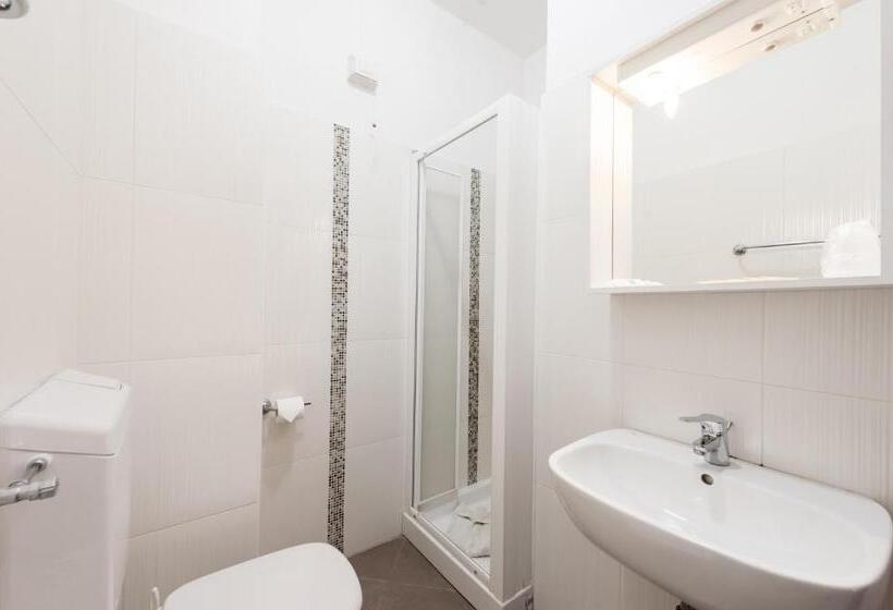 اتاق استاندارد سه تخته با بالکن, Regina Hotel E Ristorante