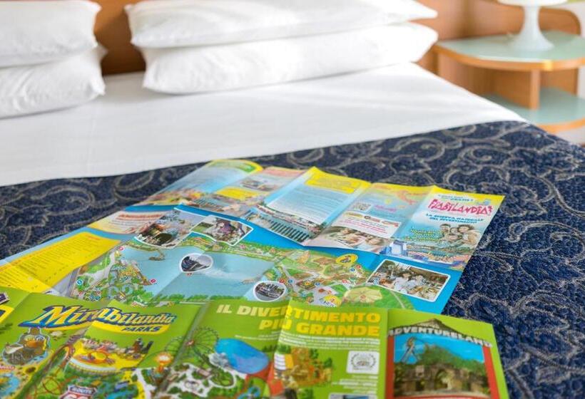 اتاق استاندارد سه تخته با بالکن, Regina Hotel E Ristorante