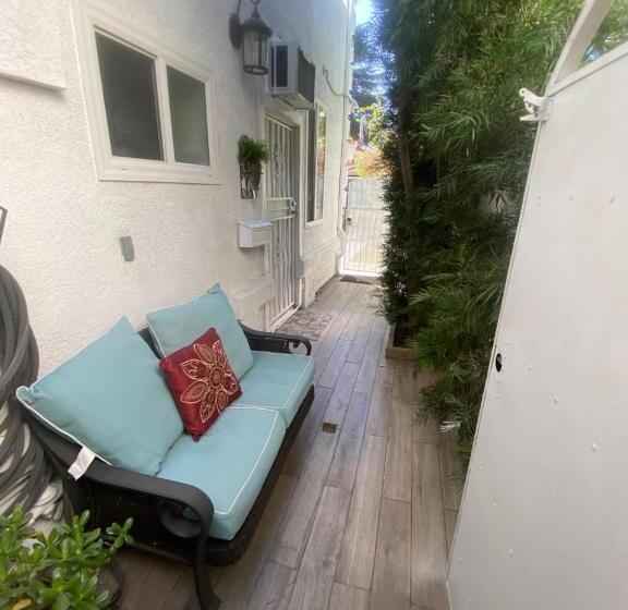 스탠다드 스튜디오 킹침대, Sweet Dreams B&b La