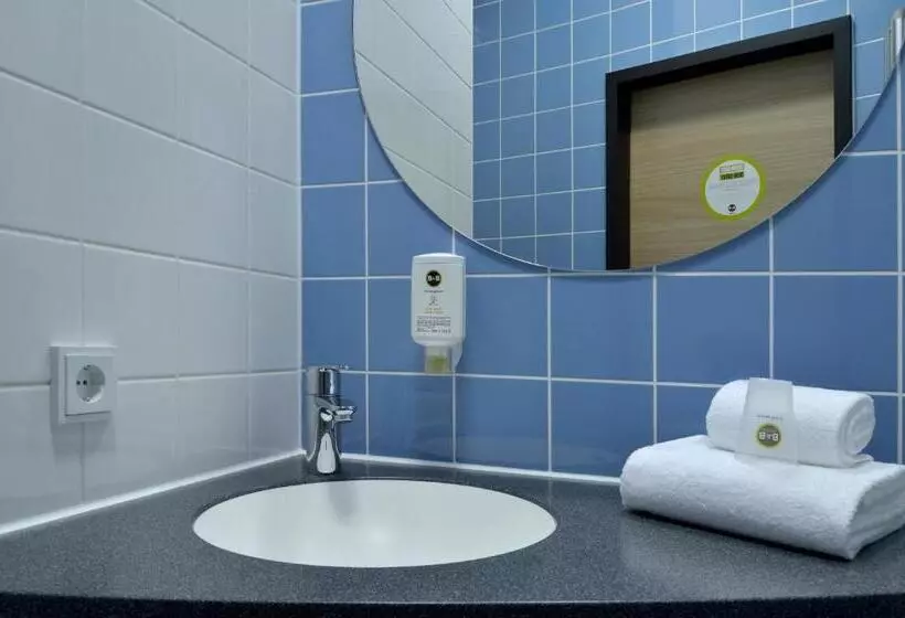 اتاق استاندارد سه نفره, B&b Hotel Erfurt Hbf