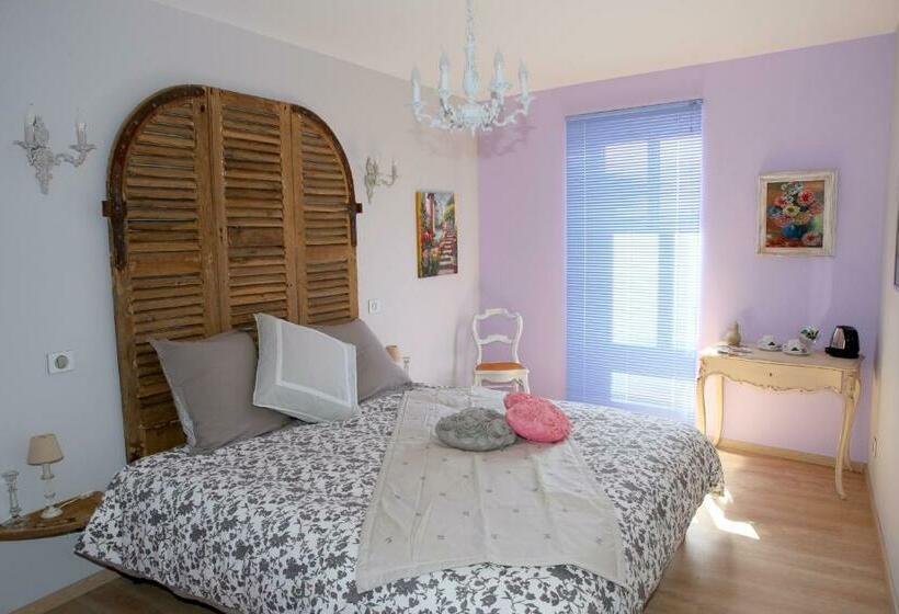 Номер Стандарт Вид на Горы, Aux Pierres Magiques