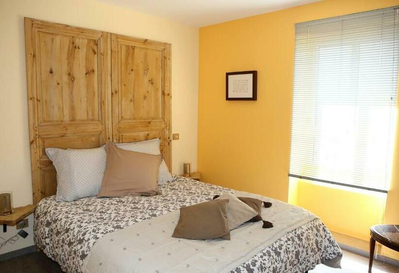 Номер Стандарт Вид на Горы, Aux Pierres Magiques