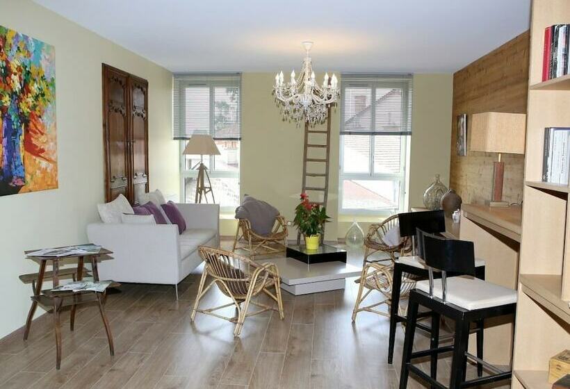 Люкс Комфорт, Aux Pierres Magiques