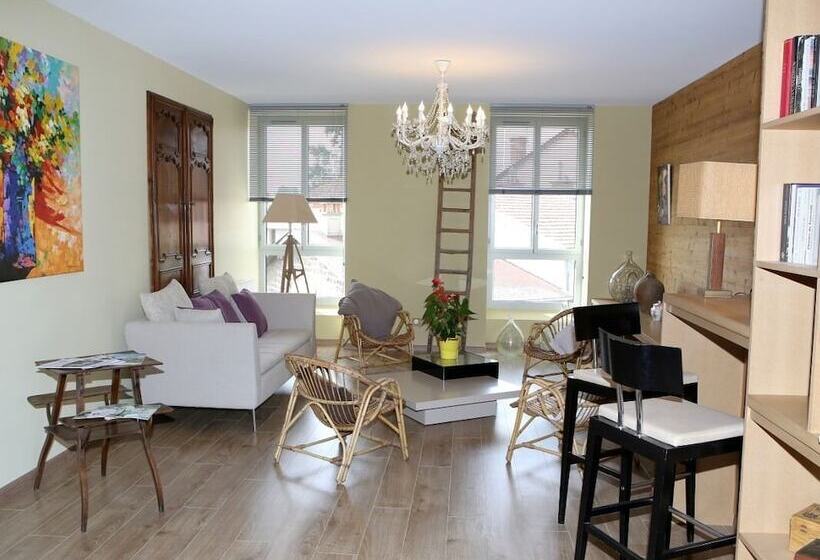 Номер Комфорт, Aux Pierres Magiques