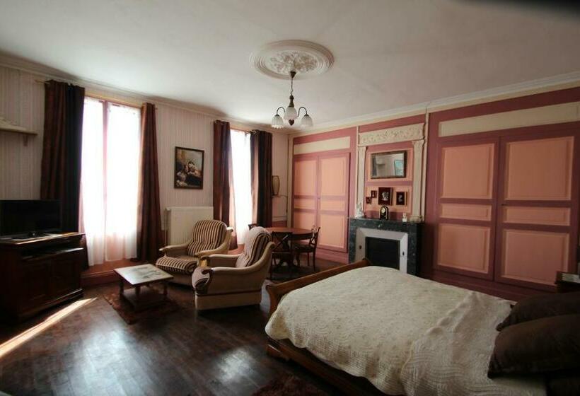 庭の見えるスタンダードトリプルルーム, Domaine Des Roses