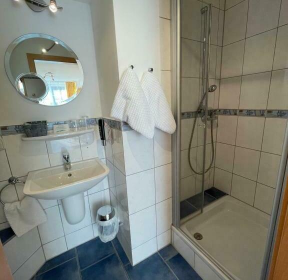 标准间, Gasthaus Felsenwastl