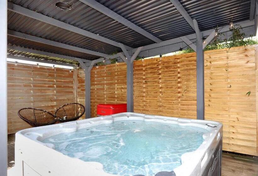 자쿠지 스위트, Gites D'armor