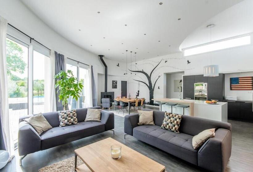 디럭스 룸 킹사이즈 침대, Gites D'armor