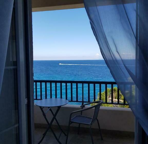 Номер Стандарт Вид на Море, Maison Bella Vista