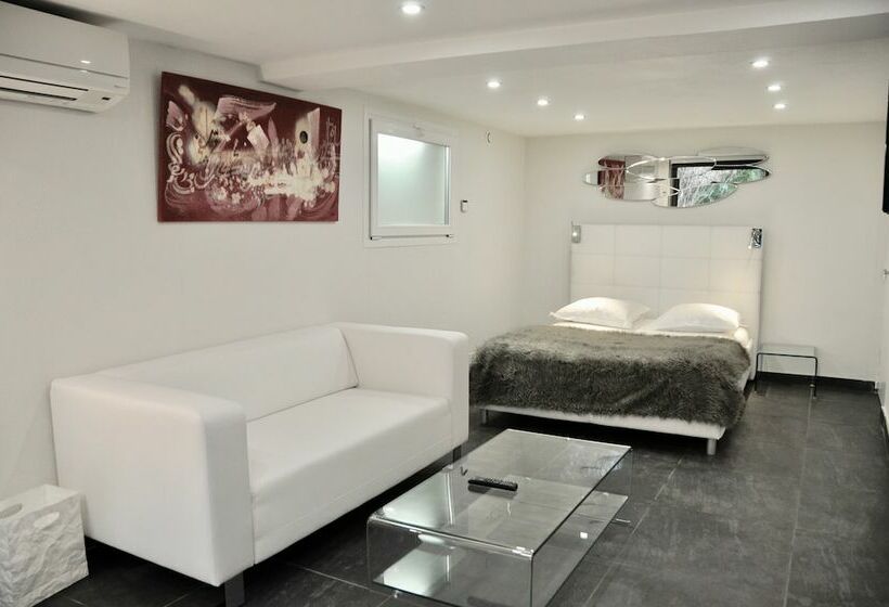 اتاق اکونومی, Villa Hippocampe