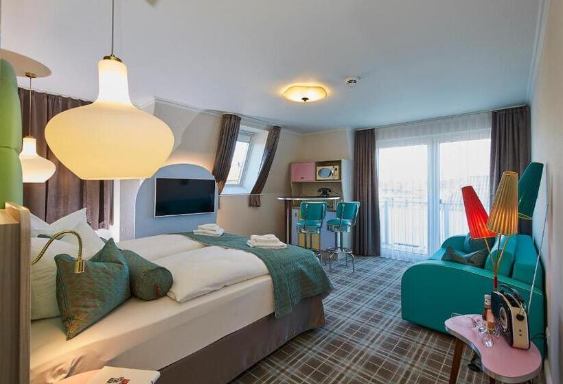 스위트, Bernstein Hotel 50`s Seaside Motel