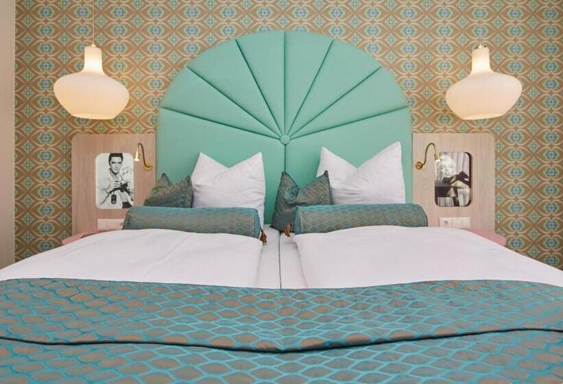 جناح, Bernstein Hotel 50`s Seaside Motel