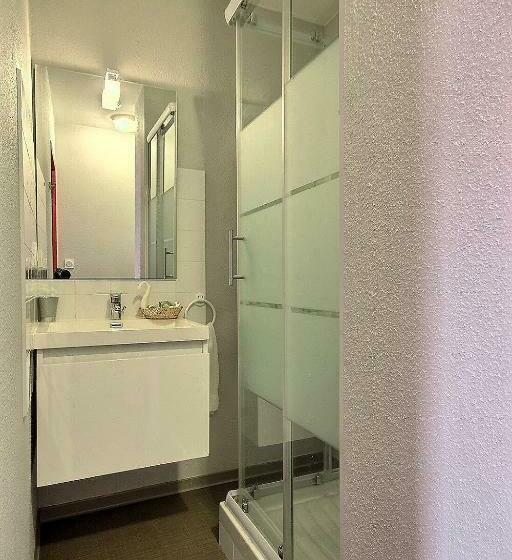 Номер Стандарт, Central