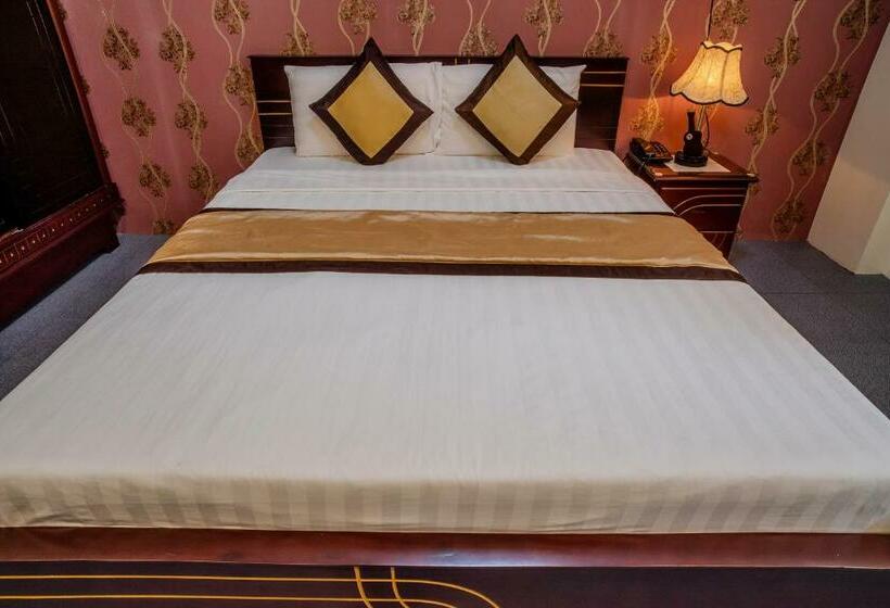 Standard Room with Balcony, Dong Bao