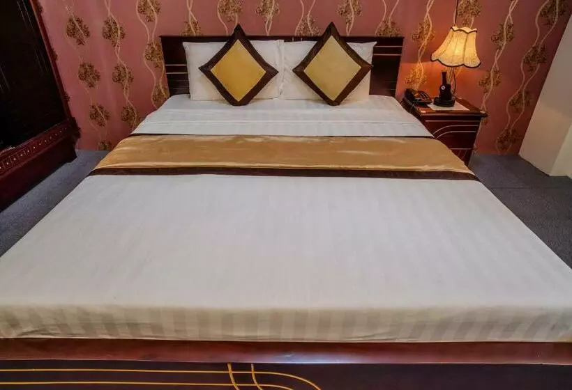 اتاق استاندارد با بالکن, Dong Bao
