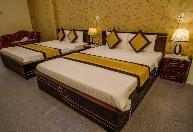 Standard Quadruple Room, Dong Bao