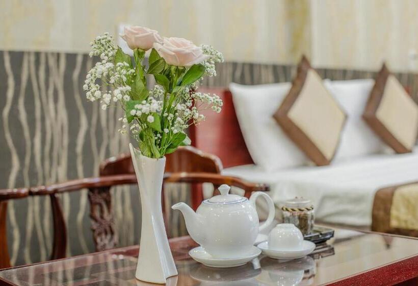 Deluxe Quadruple Room, Dong Bao