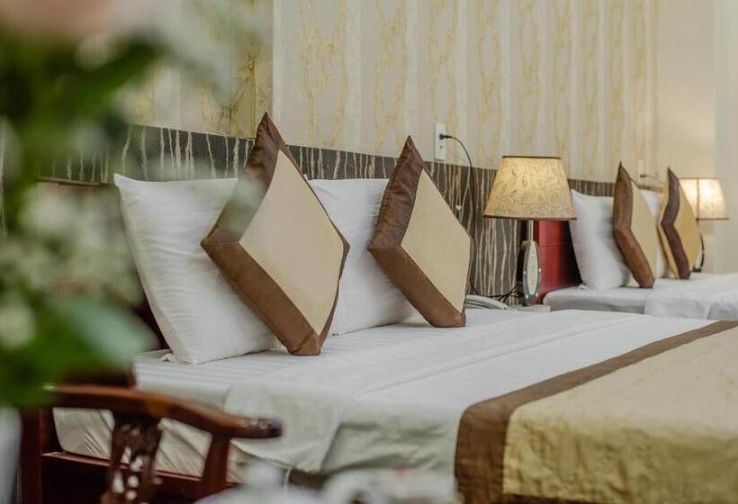 Deluxe Quadruple Room, Dong Bao