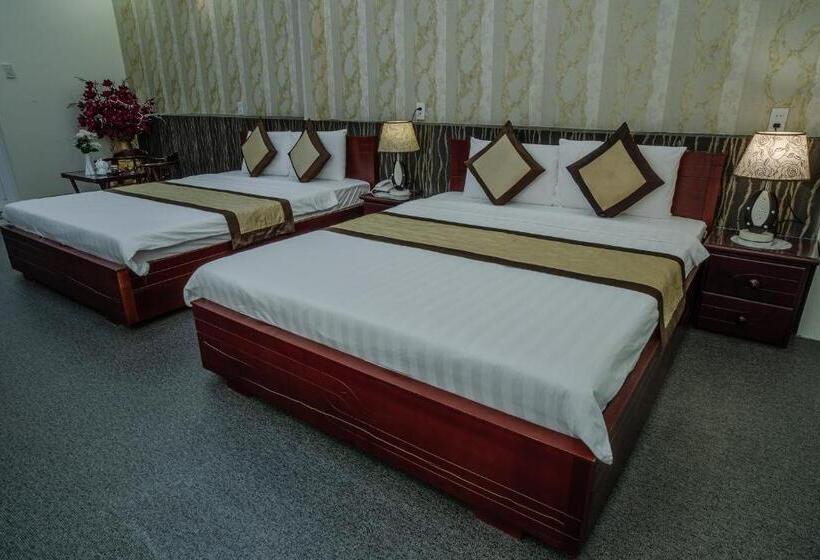 Deluxe Quadruple Room, Dong Bao