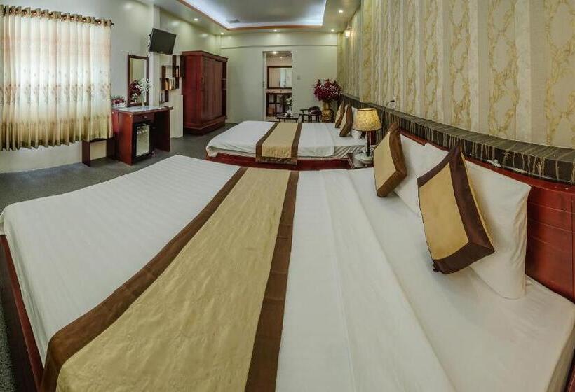 Deluxe Quadruple Room, Dong Bao