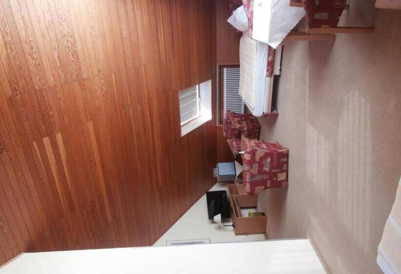 四人标准间, Hasselbarth