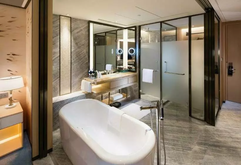 キングサイズベッドのスタンダードルーム, Hilton Quanzhou Riverside