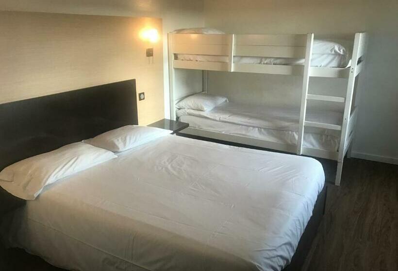 חדר משפחתי, Hôtel Akena Pierrelaye