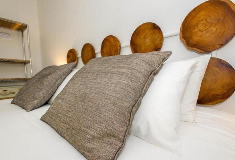 اتاق لوکس, La Vela Boutique